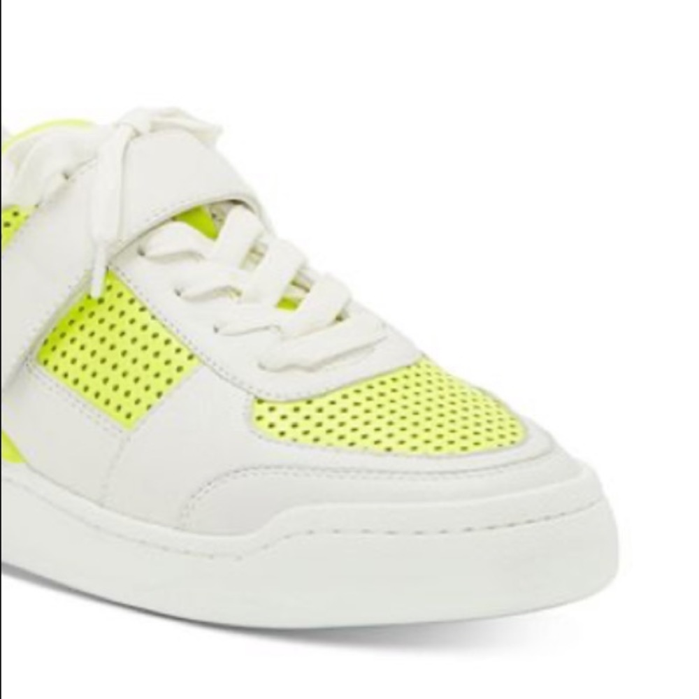 Vince Camuto | Sargita Leather Sneaker